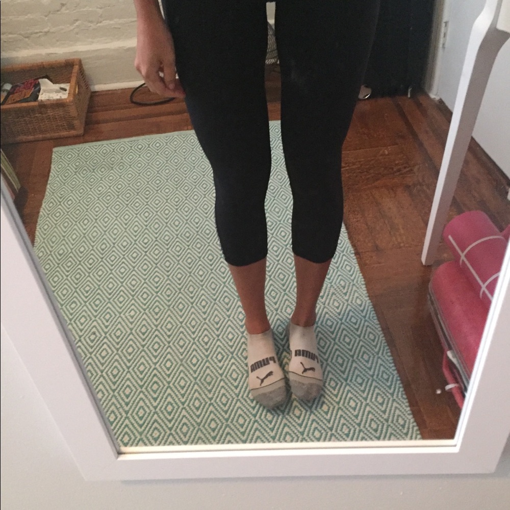 Lululemon 3/4 length spandex w/ mesh!